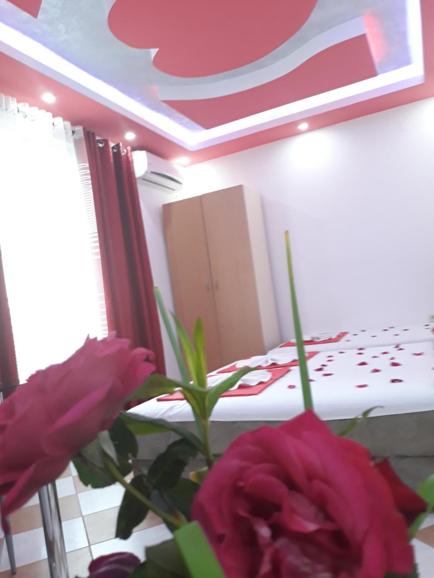 Apartments Aza Dobra Voda Rom bilde